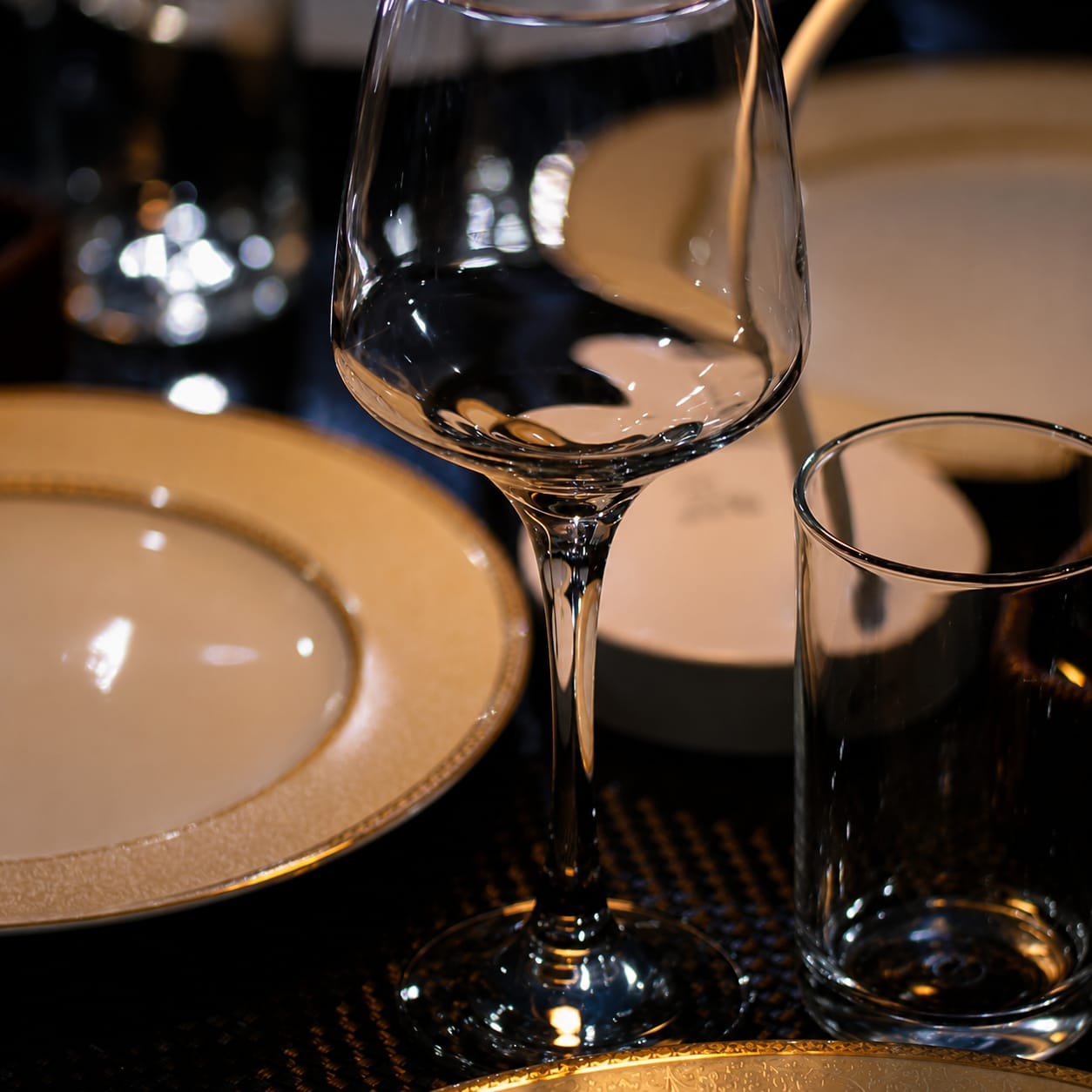 Table setting at Yellow House Resort